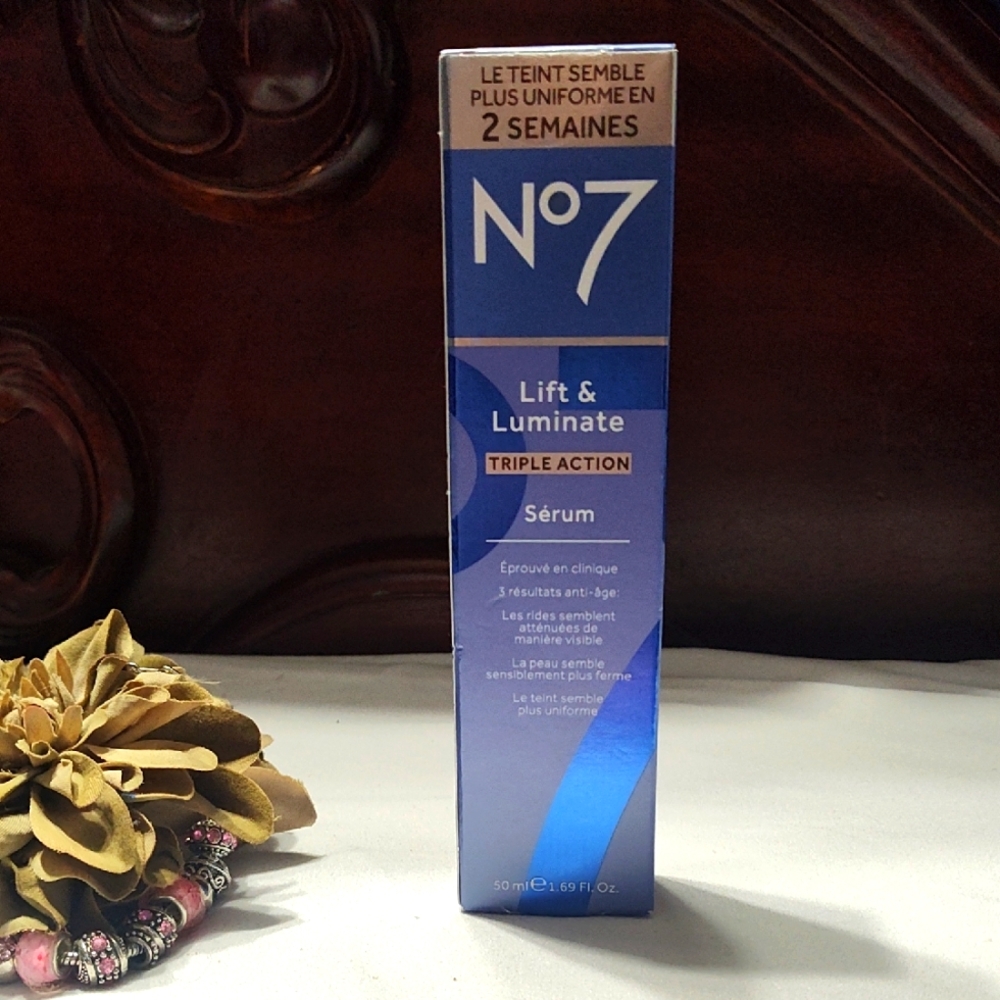 NWT Blue Radiance Serum for Glowing Skin